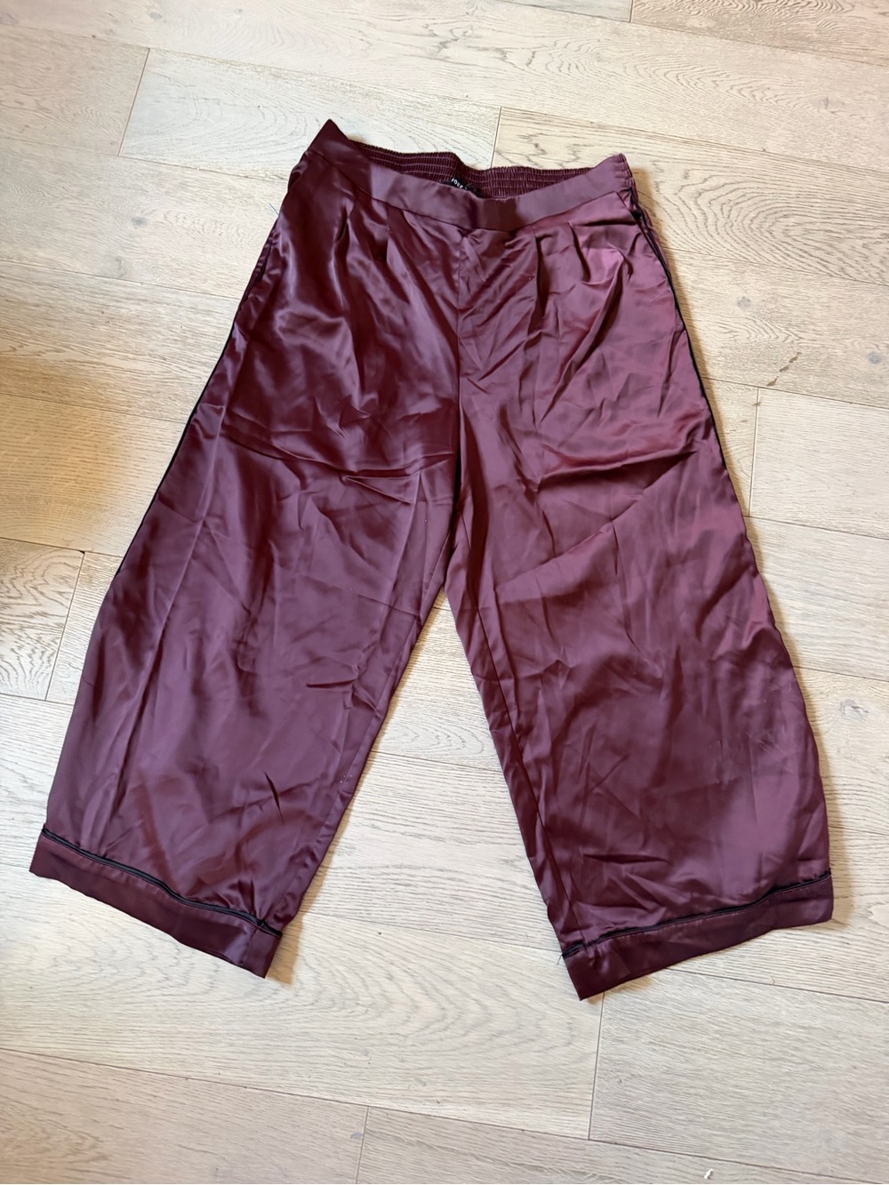 Torrid Satin feel Wide-Leg Crop Pants in Deep Burgundy/wine